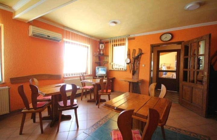 Guest House Vila Alexandar Palić Quarto foto