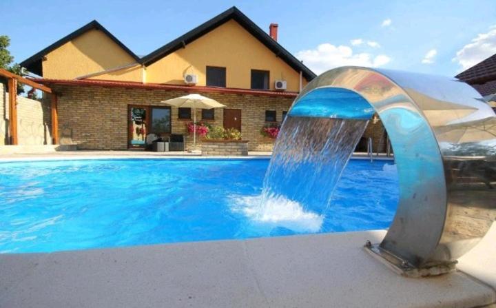 Guest House Vila Alexandar Palić Quarto foto