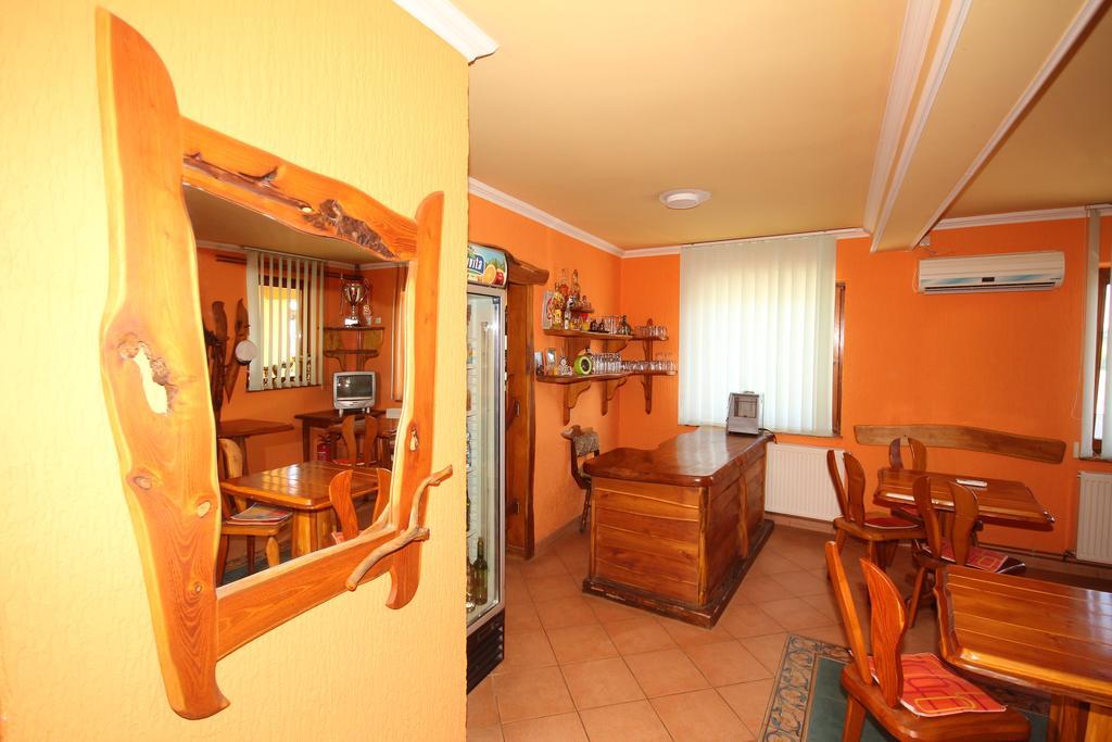 Guest House Vila Alexandar Palić Exterior foto